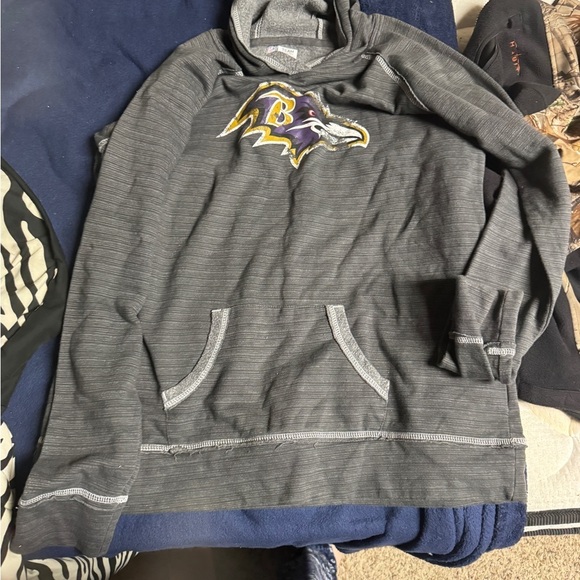 women’s hoodie - Picture 2 of 3